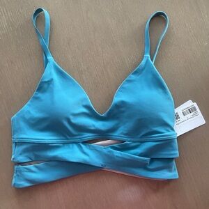 Lululemon V-Neck Crossover Underband Bra